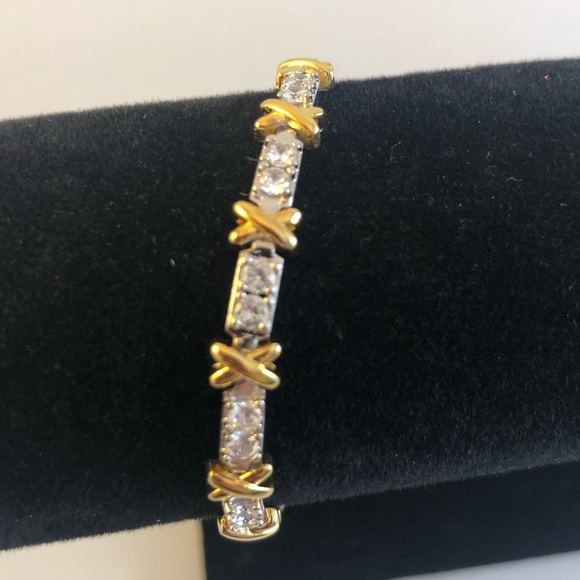 32 Stone Bracelet - Picture 7 of 16